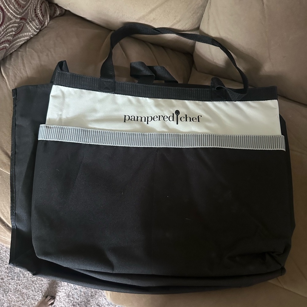 Pampered Chef Black and White Duffel Bag